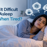 Woman lying awake in bed despite feeling tired, illustrating difficulty falling asleep due to stress, overthinking, screen time, and disrupted sleep patterns.